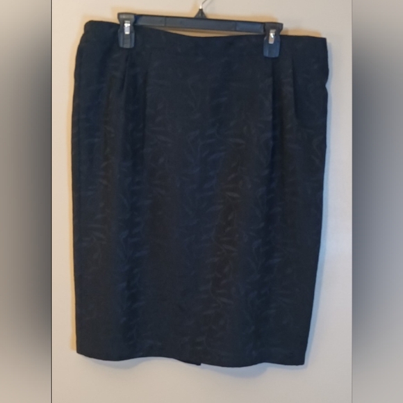 K B STELLA LOUISE BLACK SKIRT SUIT - Picture 8 of 10